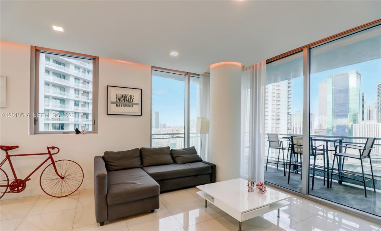 92 SW 3rd St , Unit 2410, Miami, FL 33130 Photo