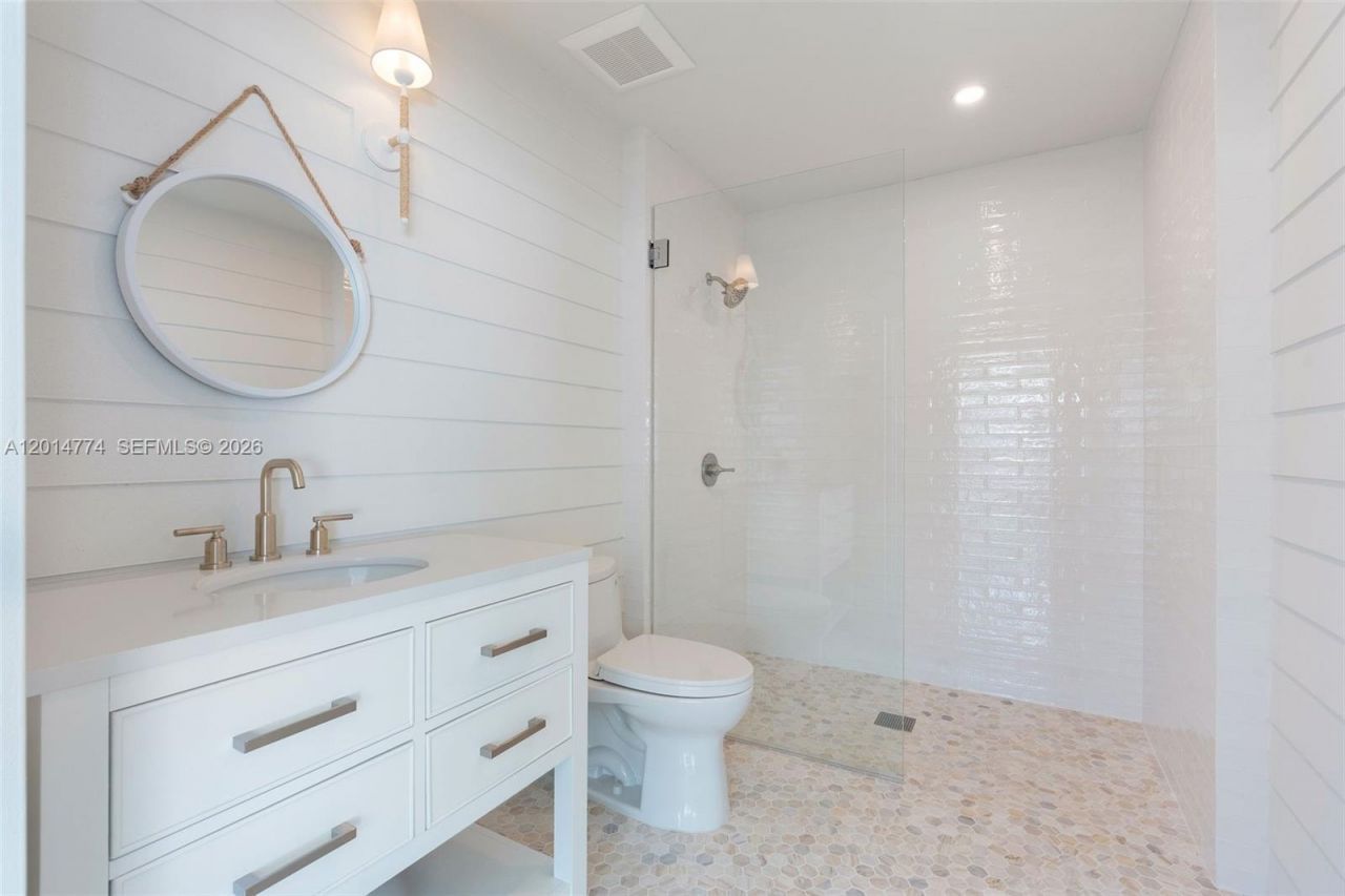 142 Guilford Ct, Tavernier, FL 33070 Photo