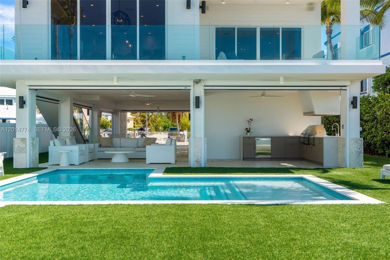 142 Guilford Ct, Tavernier, FL 33070 Photo
