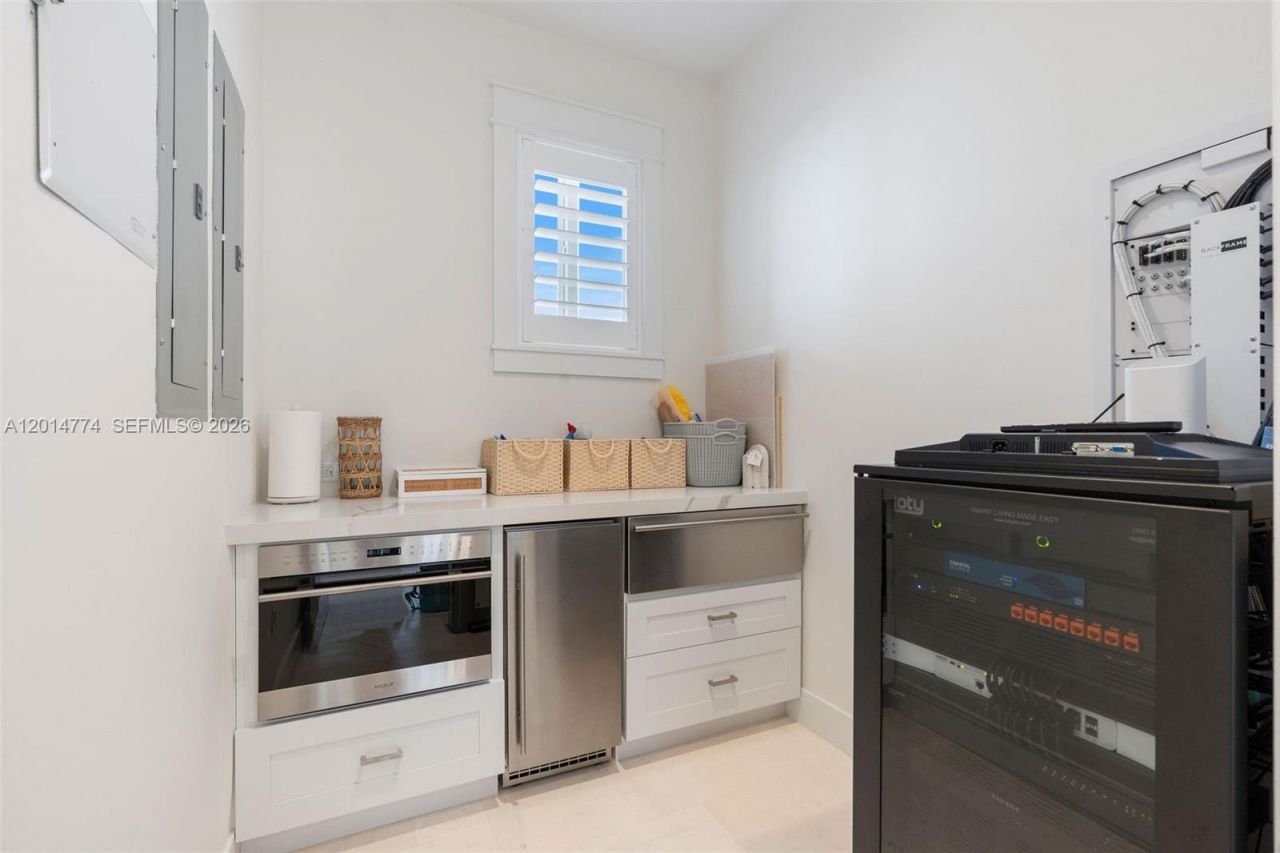 142 Guilford Ct, Tavernier, FL 33070 Photo
