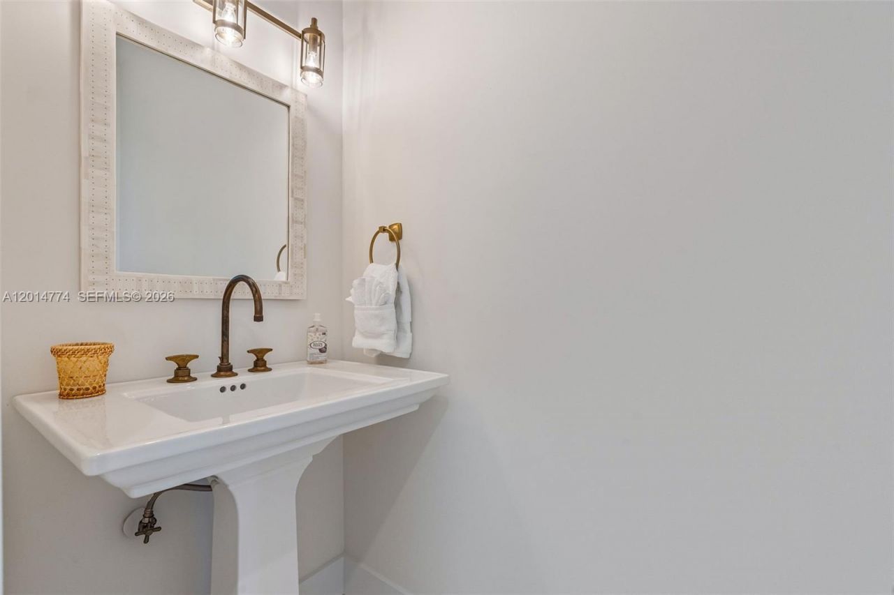 142 Guilford Ct, Tavernier, FL 33070 Photo
