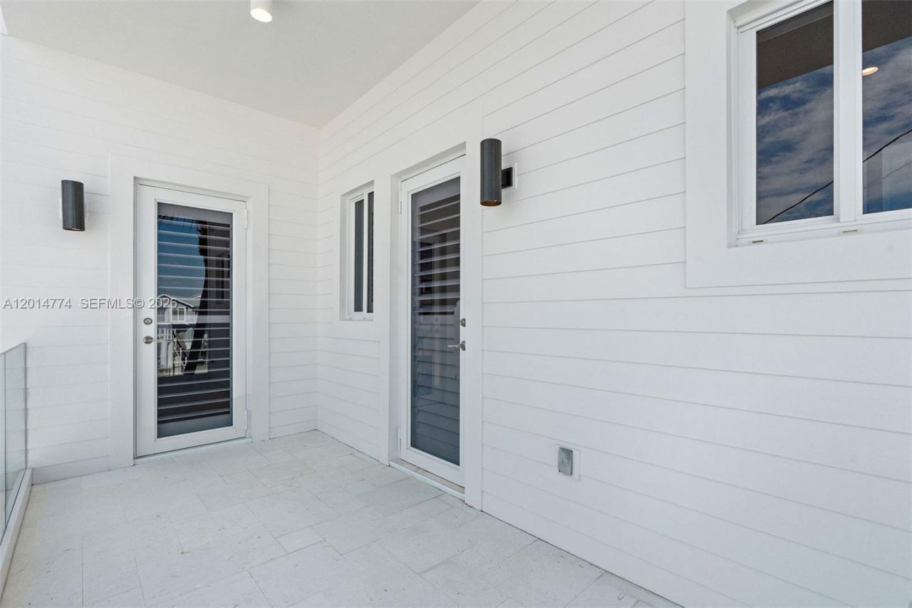 142 Guilford Ct, Tavernier, FL 33070 Photo