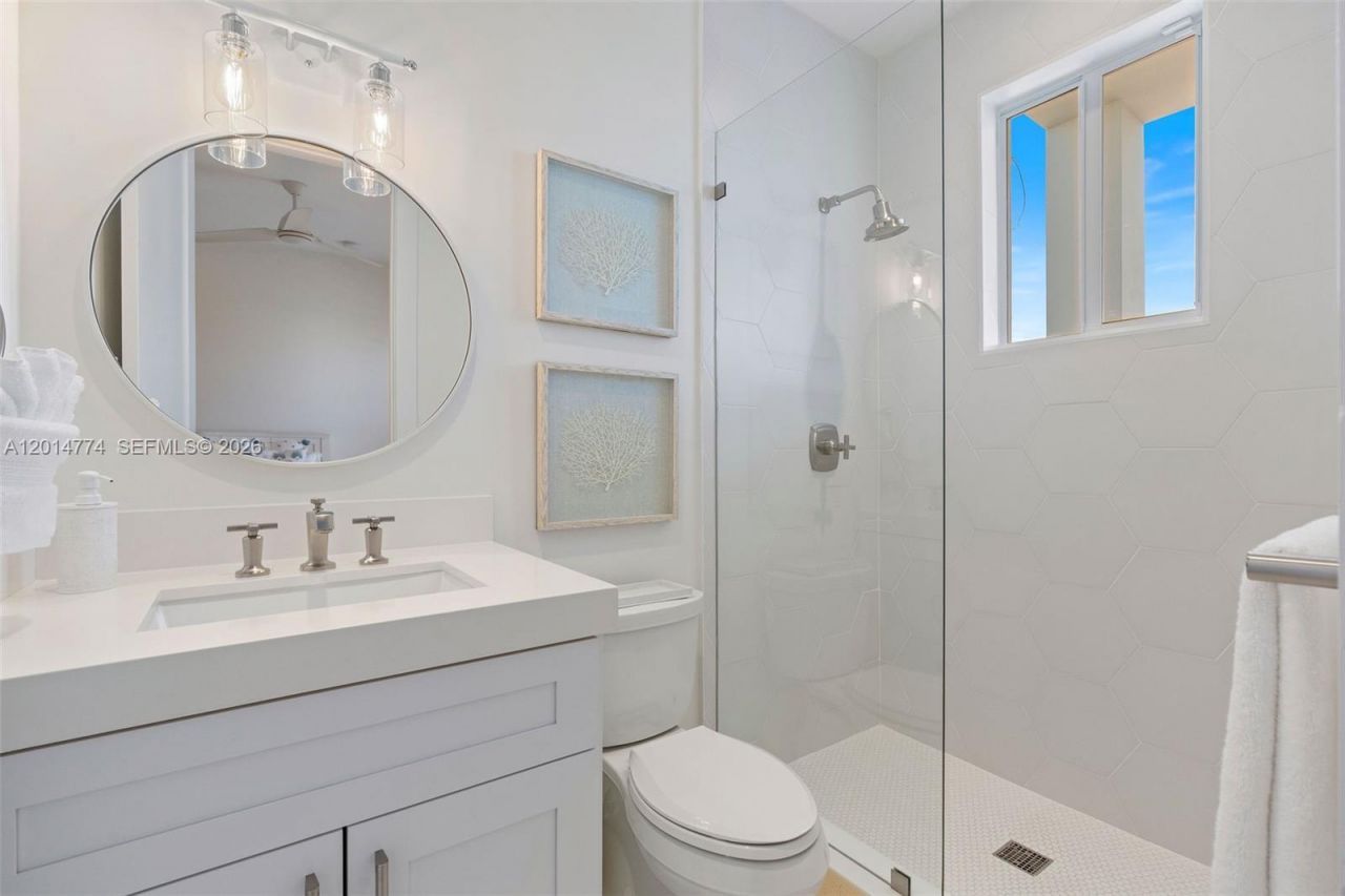 142 Guilford Ct, Tavernier, FL 33070 Photo