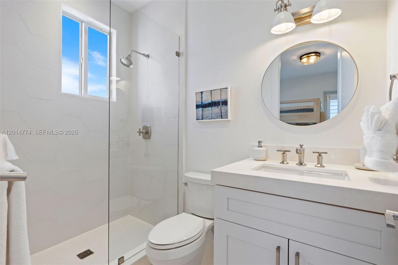 142 Guilford Ct, Tavernier, FL 33070 Photo
