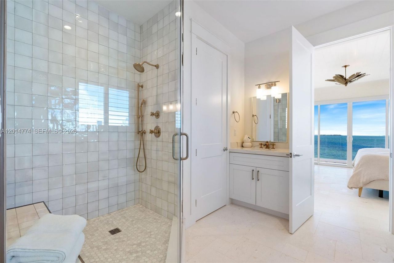 142 Guilford Ct, Tavernier, FL 33070 Photo