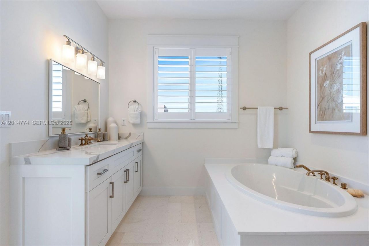 142 Guilford Ct, Tavernier, FL 33070 Photo