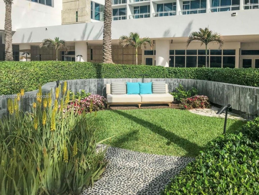 6801 Collins Ave , Unit 718, Miami Beach, FL 33141 Photo