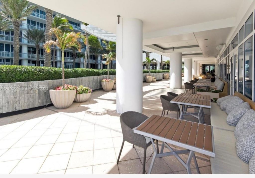 6801 Collins Ave , Unit 718, Miami Beach, FL 33141 Photo