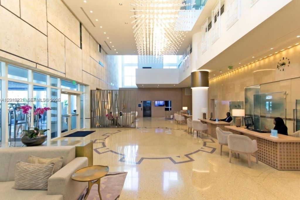 6801 Collins Ave , Unit 718, Miami Beach, FL 33141 Photo
