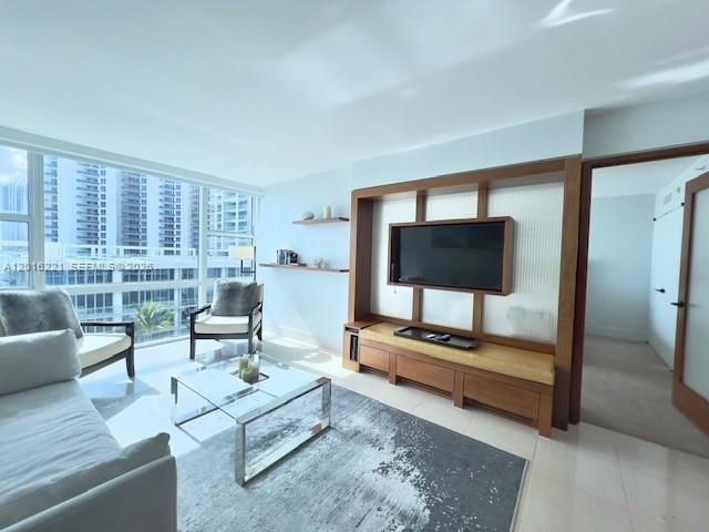 6801 Collins Ave , Unit 718, Miami Beach, FL 33141 Photo