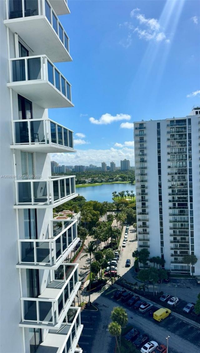 20505 E Country Club Dr, Unit 1739, Aventura, FL 33180 Photo