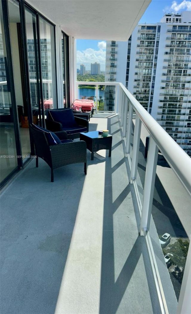 20505 E Country Club Dr, Unit 1739, Aventura, FL 33180 Photo