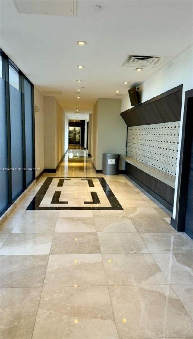20505 E Country Club Dr, Unit 1739, Aventura, FL 33180 Photo