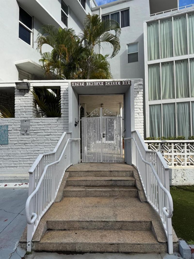 6767 Indian Creek Dr , Unit 11, Miami Beach, FL 33141 Photo