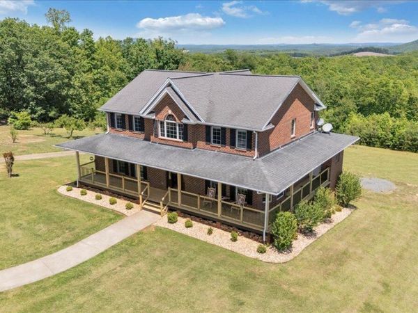 1615 Turkeycock LN , Penhook, VA 24137