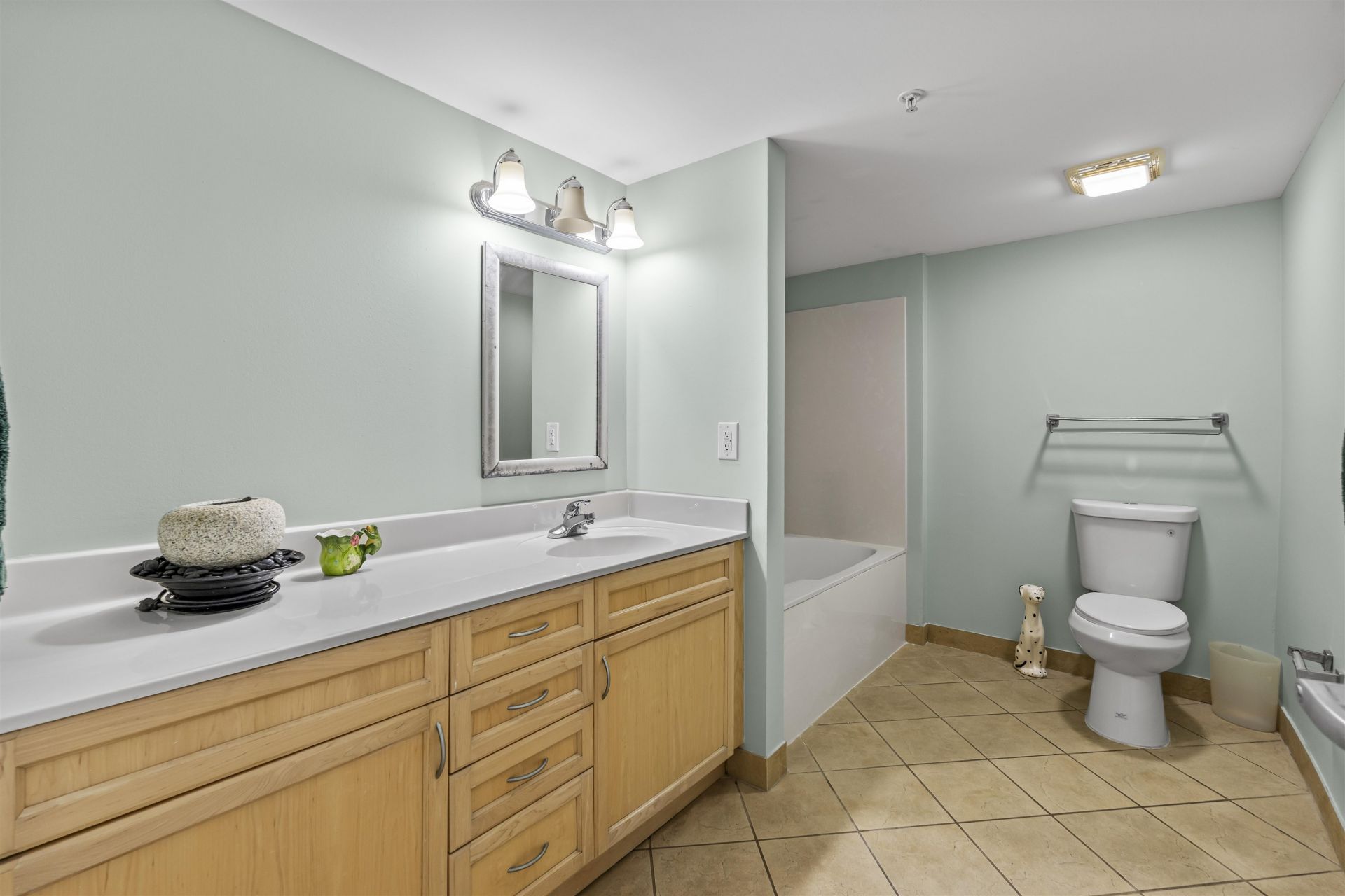 3500 N Ocean Blvd. Photo 29