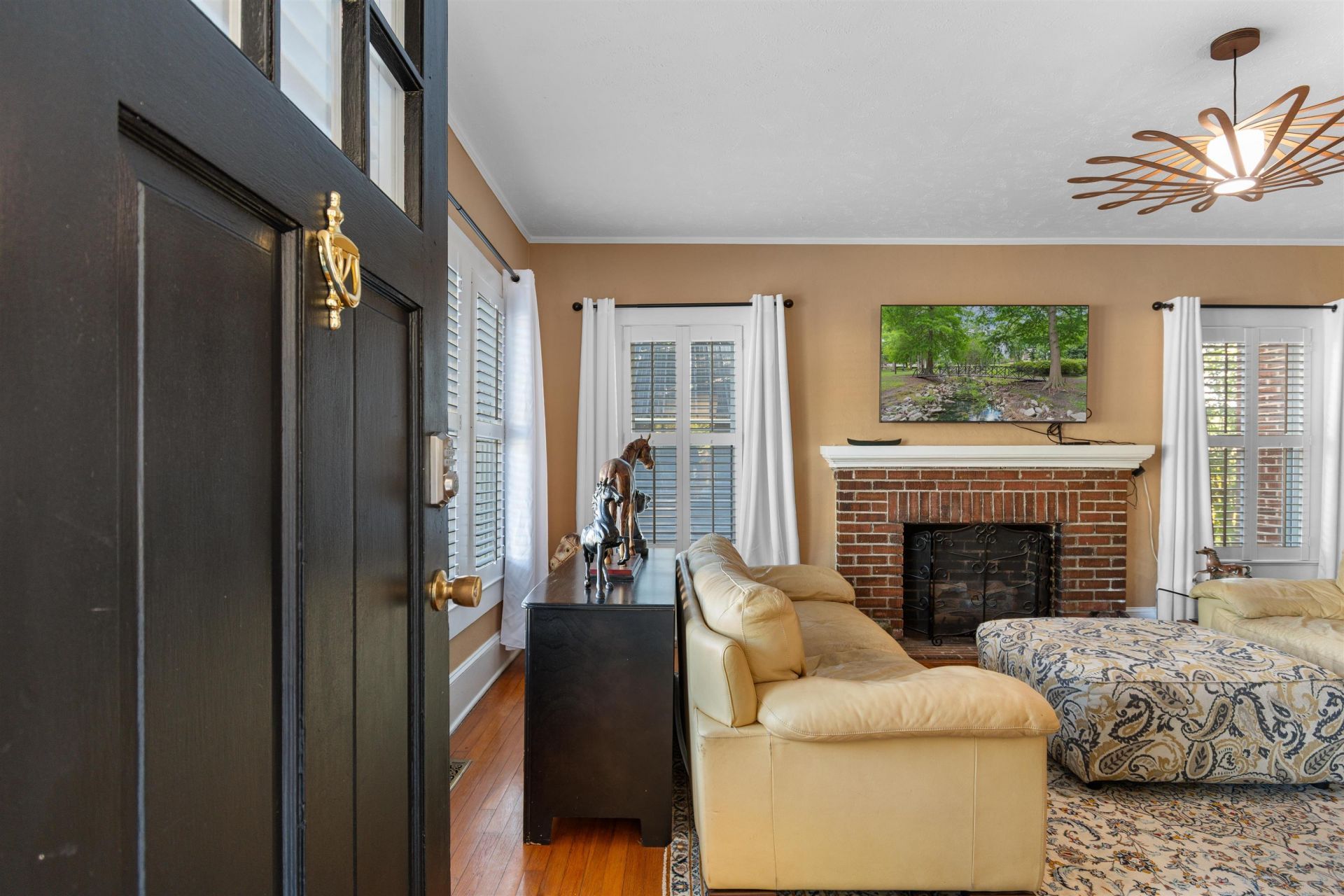 109 S 12th Ave. Photo 4