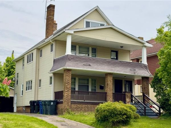 949 Helmsdale Road, Cleveland Heights, OH 44112
