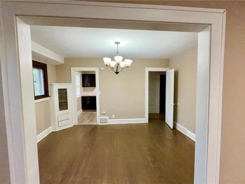 949 Helmsdale Road, Cleveland Heights, OH 44112 Photo 11
