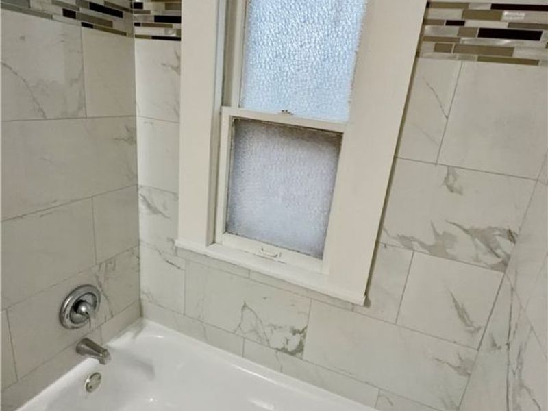 949 Helmsdale Road, Cleveland Heights, OH 44112 Photo 14