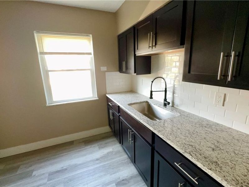 949 Helmsdale Road, Cleveland Heights, OH 44112 Photo 23