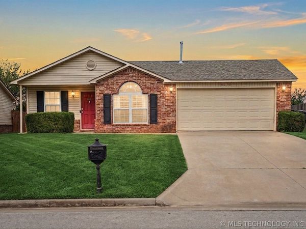 8670 S 261st East Avenue , Broken Arrow, OK 74014