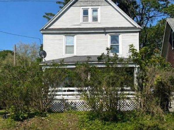 125 Kensington & Lancaster Road, Syracuse, NY 13210