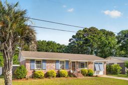 1554 Westwood Drive photo 4