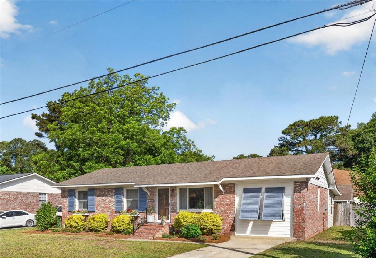 1554 Westwood Drive Photo 3
