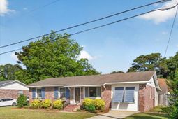 1554 Westwood Drive photo 4