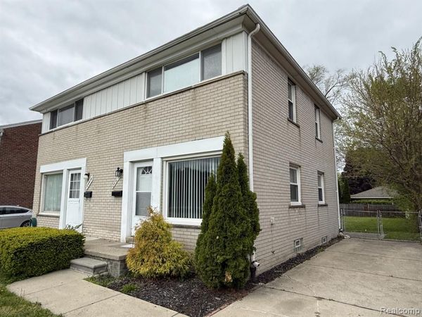 24414 W Chicago, Redford Twp, MI 48239
