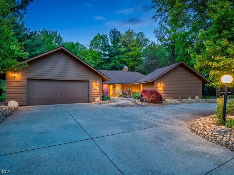 21903 Meadows Edge Lane, Strongsville, OH 44149 Photo 2