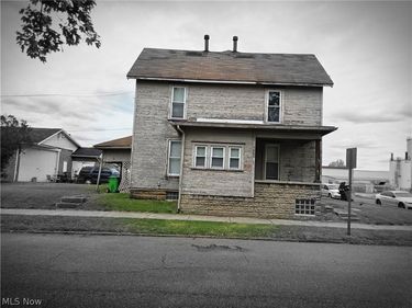 369/371 5th, Coshocton, OH 43812