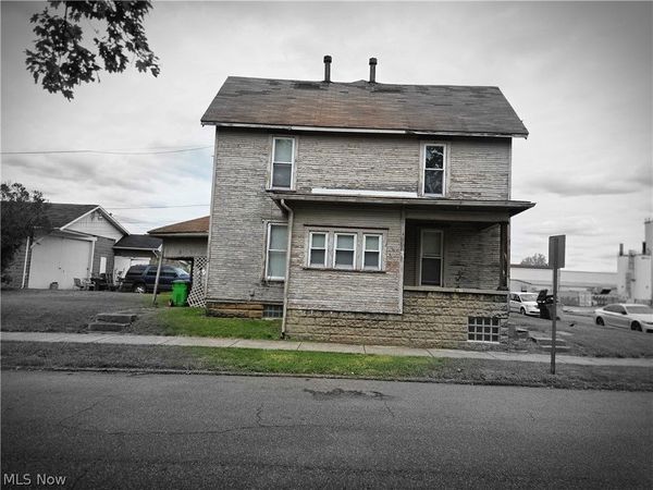 369/371 5th , Coshocton, OH 43812