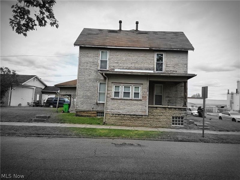 369/371 5th, Coshocton, OH 43812 Photo 1