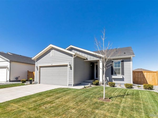 855 N Waterloo Circle, Aurora, CO 80018