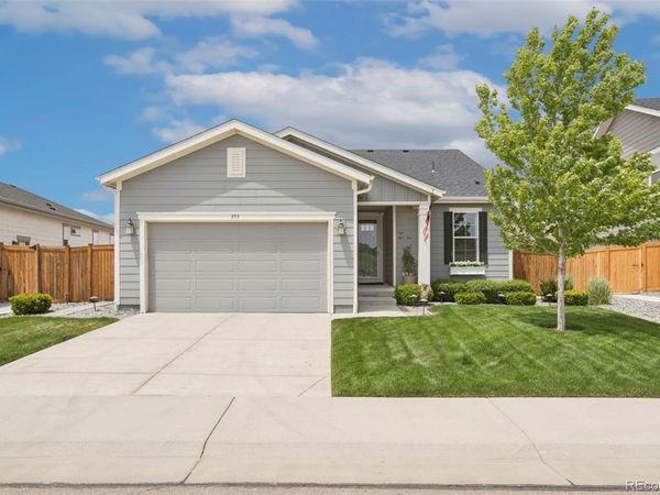 855 N Waterloo Circle, Aurora, CO 80018