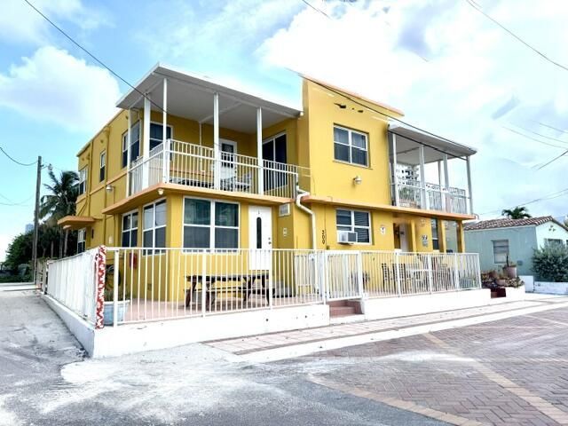 300 Georgia Street, Unit 1-5, Hollywood, FL 33019 Photo
