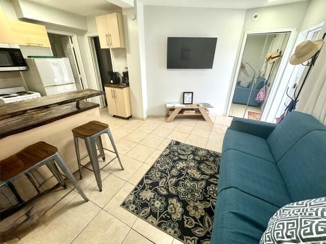 300 Georgia Street, Unit 1-5, Hollywood, FL 33019 Photo