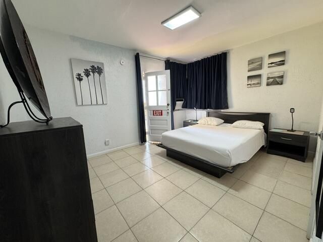 300 Georgia Street, Unit 1-5, Hollywood, FL 33019 Photo