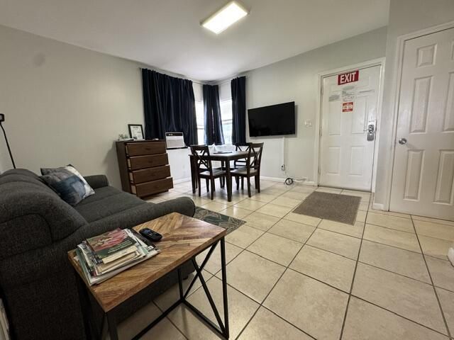 300 Georgia Street, Unit 1-5, Hollywood, FL 33019 Photo
