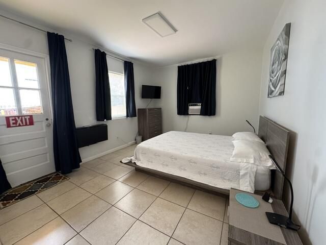 300 Georgia Street, Unit 1-5, Hollywood, FL 33019 Photo