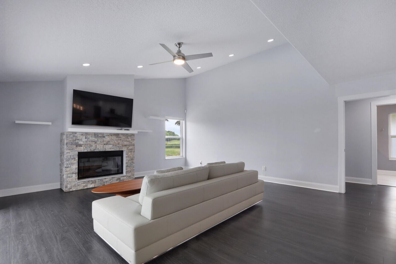 2 Old Fence Road, Palm Beach Gardens, FL 33418 Photo