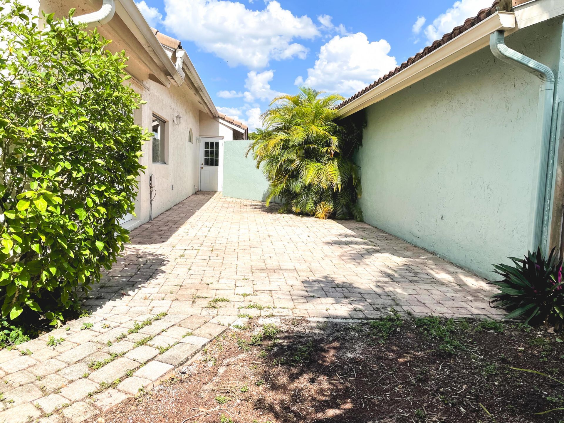 5851 Bristol Lane, Davie, FL 33331 Photo