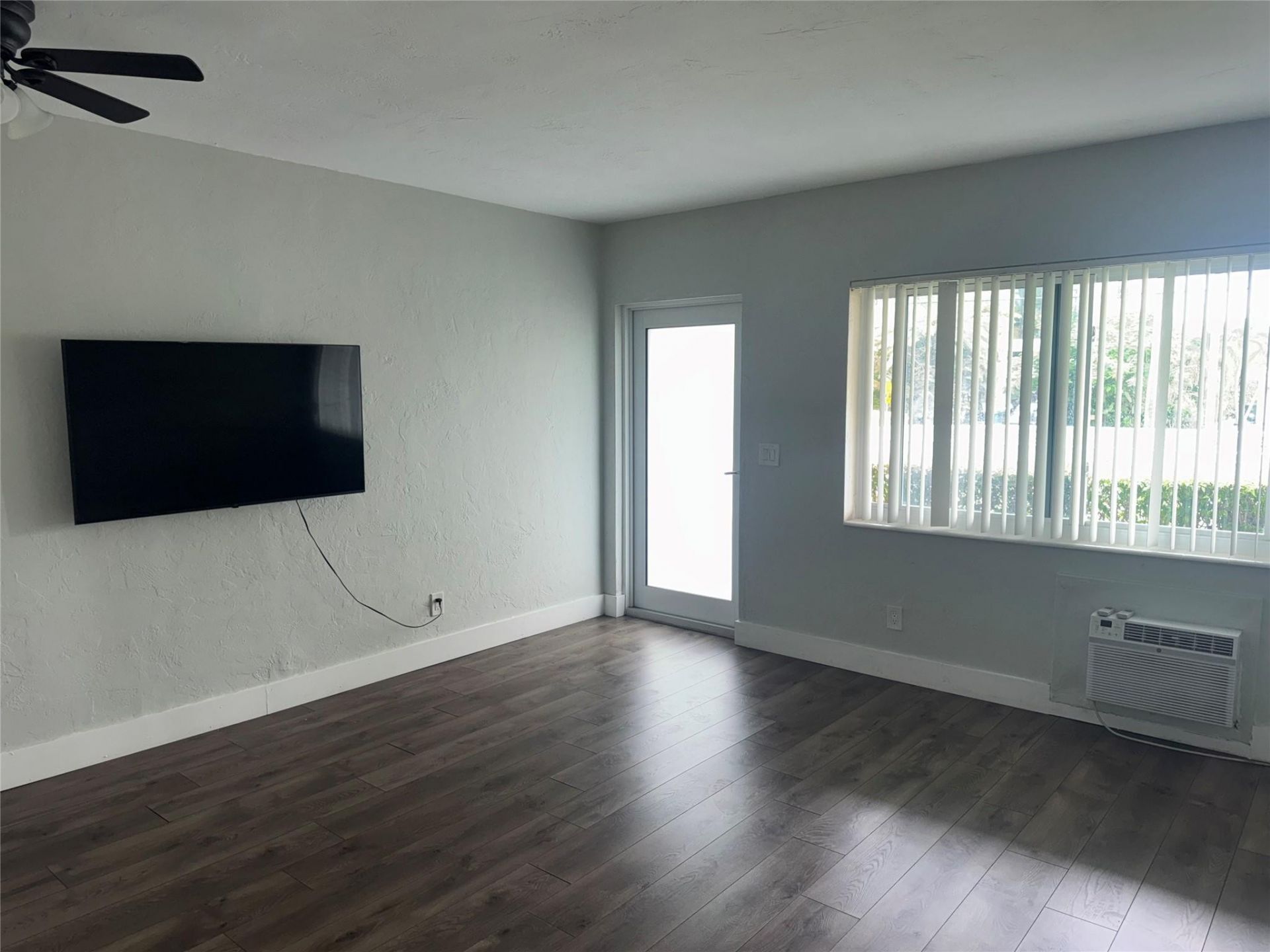 600 Layne Boulevard, Unit 117, Hallandale Beach, FL 33009 Photo