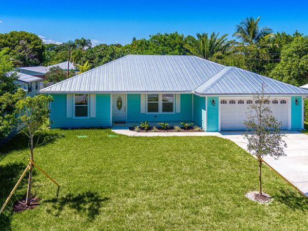 10600 SE Gomez Avenue, Hobe Sound, FL 33455
