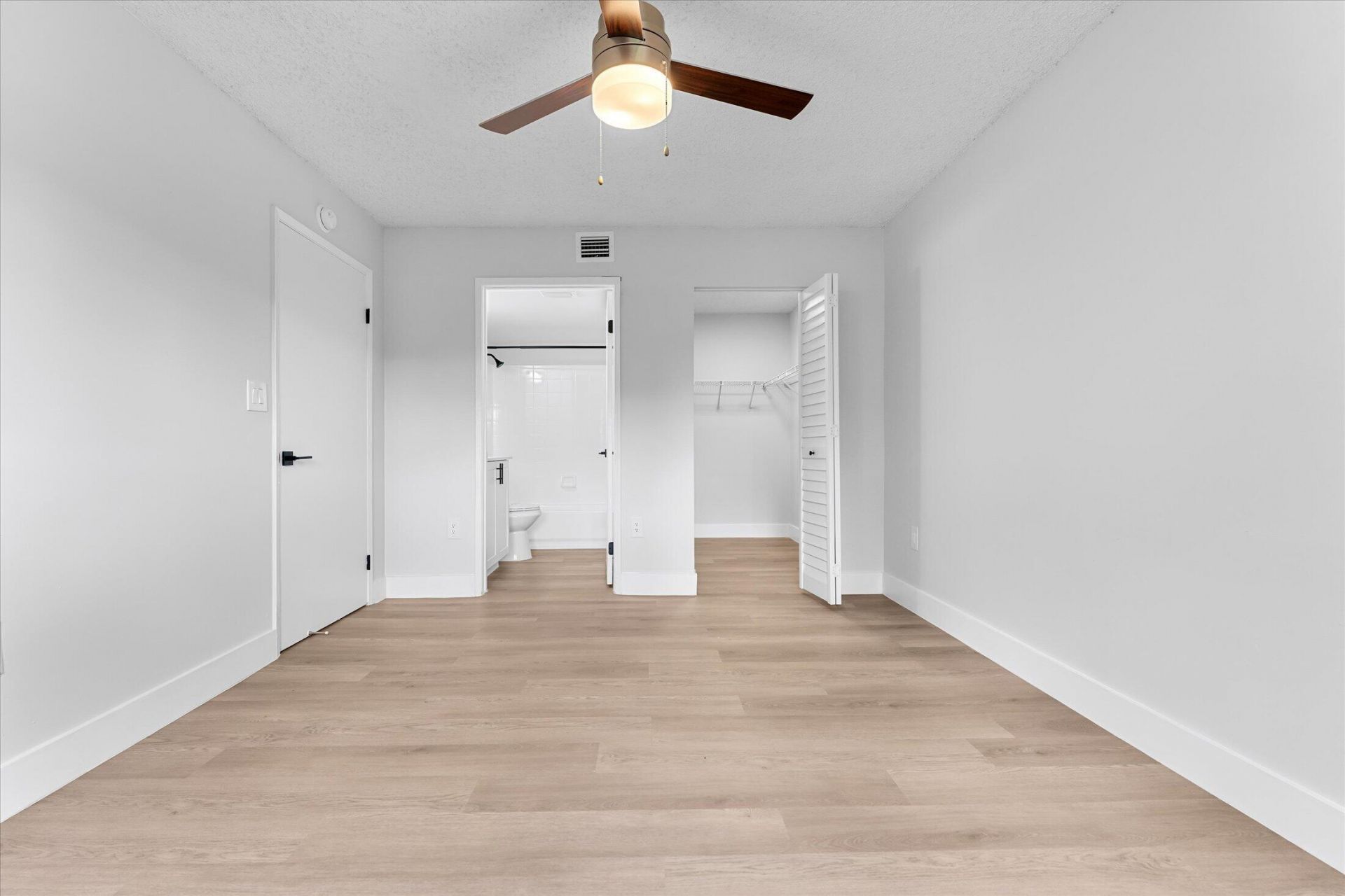 6881 NW 173rd Drive, Hialeah, FL 33015 Photo
