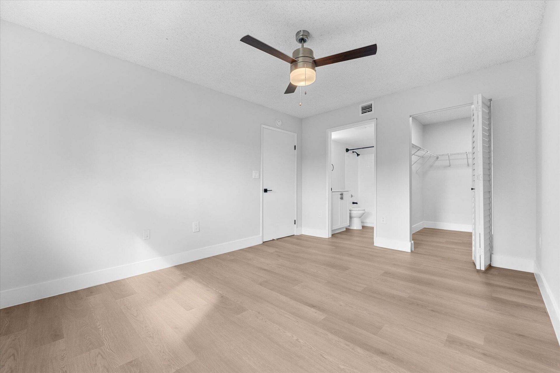 6881 NW 173rd Drive, Hialeah, FL 33015 Photo
