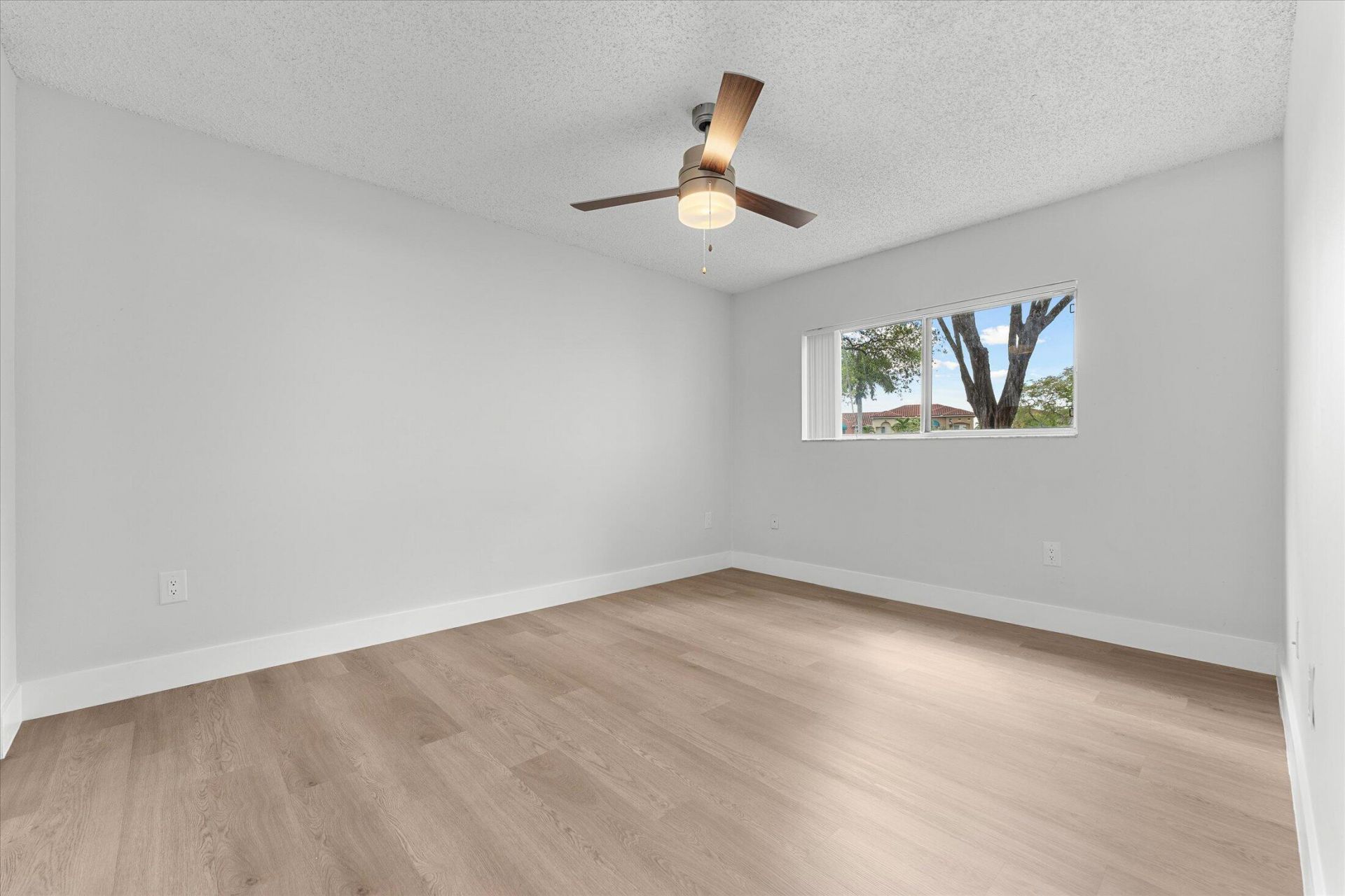 6881 NW 173rd Drive, Hialeah, FL 33015 Photo