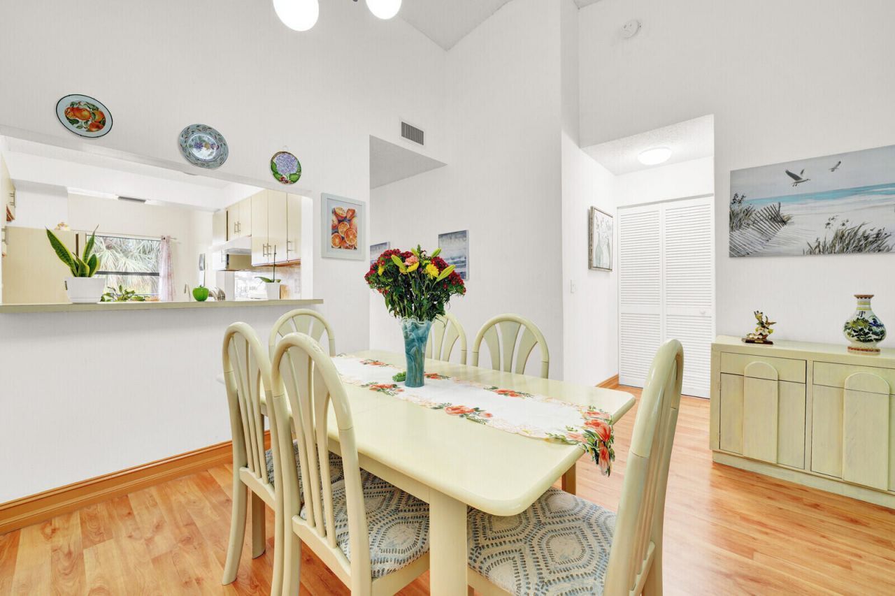 7867 Willow Spring Drive, Unit 821, Lake Worth, FL 33467 Photo